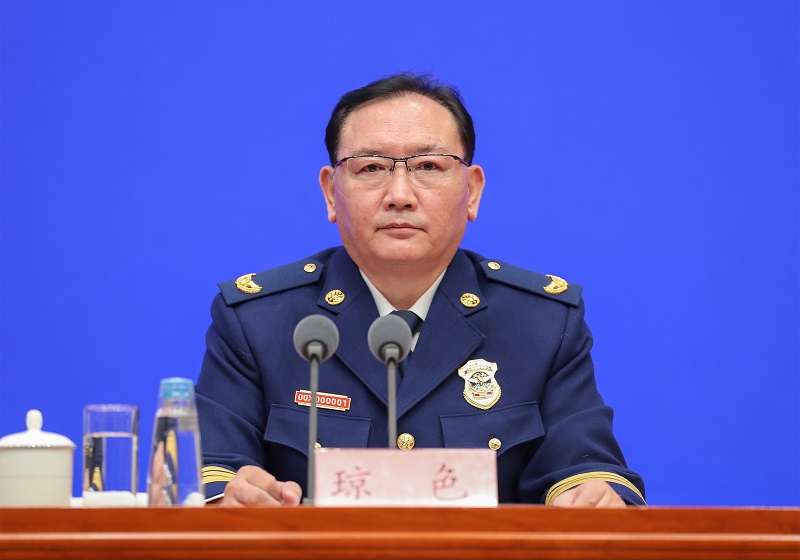 男女靠逼视频免费能看的应急部党组成员、消防救援局局长琼色出席新闻发布会